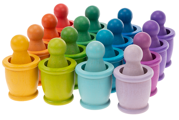 regenbogen-figuren-mit-farbbecher